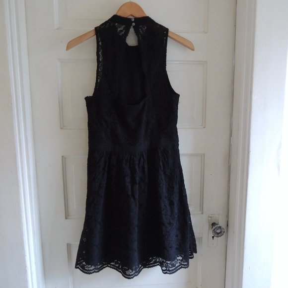 Hollister Black Lace Overlay High Neck Sleeveless Dress M - Picture 5 of 11